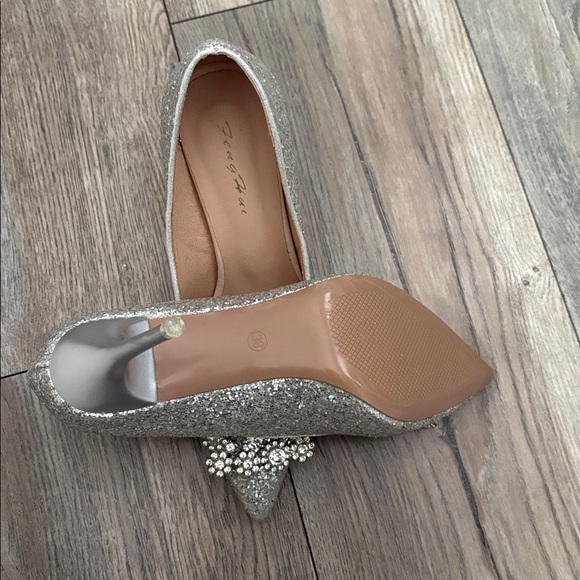 Elegant Silver Glitter Heels - Picture 3 of 3